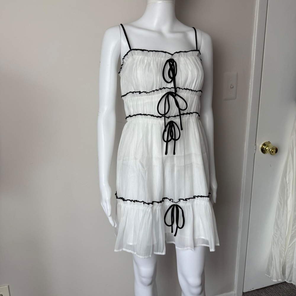 Commense Boho Chic White Mini Dress with Black Tie Details Summer Beach Sundress - Picture 8 of 10